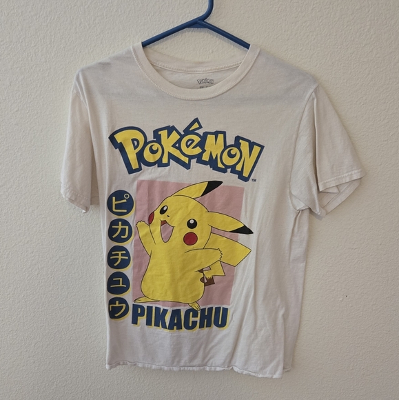 Pikachu T-shirt - Picture 1 of 3